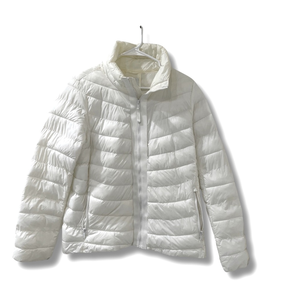 Gap lightweight packable women’s white puffer jacket